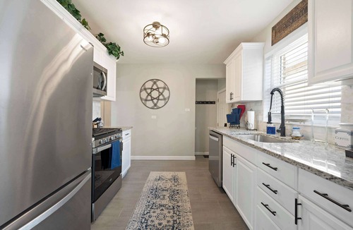 Norwood Park East House | Devon House Summary: