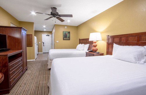 Sheridan House | Discover an enchanting presidential suite that will capture your heart!