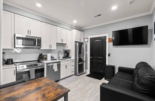 Kingman Park Hotel | District Getaway+ 2Bed+ 1 Bath Unit+Private Parking