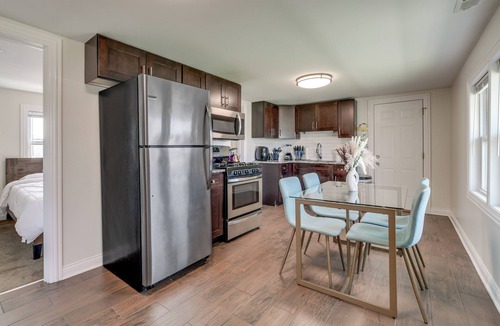 Blue Island Apartment | Dog-Friendly Blue Island Apt w/Backyard!