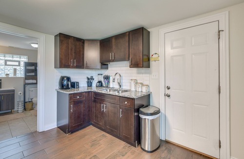 Blue Island Apartment | Dog-Friendly Blue Island Apt w/Backyard!