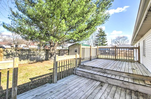 Palestine Cottage | Dog-friendly Illinois Home w/ Private Yard!