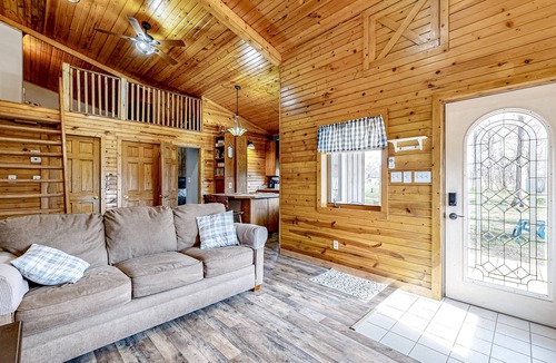 Graymont House | Dog-friendly retreat near downtown with firepit, streaming, patio, grill, & W/D