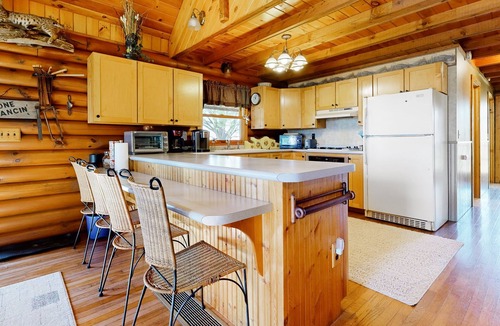 Buffalo Prairie House | Dog-Friendly Rural cabin and loft with foosball table, W/D, near-by golf, WIFI