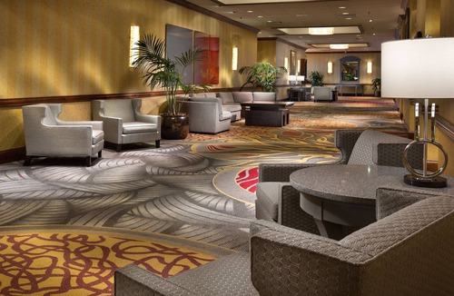 Alsip Hotel | DoubleTree by Hilton Chicago - Alsip