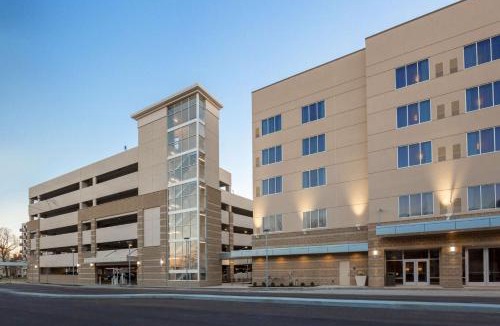 Evansville Hotel | DoubleTree by Hilton Evansville