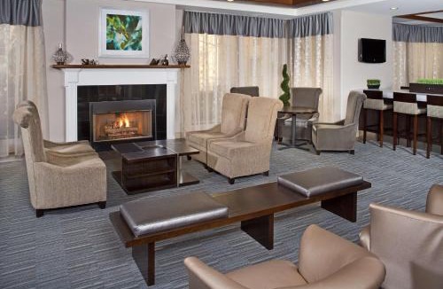 Wood Dale Hotel | DoubleTree by Hilton Hotel Chicago Wood Dale - Elk Grove