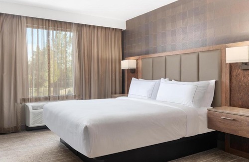 Rosemount Hotel | DoubleTree by Hilton Kitchener