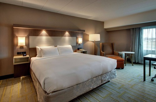 Mount Vernon Hotel | DoubleTree by Hilton Mt. Vernon
