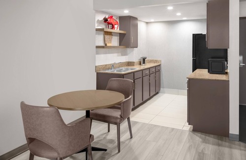Bentonville - Fayetteville Hotel | DoubleTree by Hilton Springdale