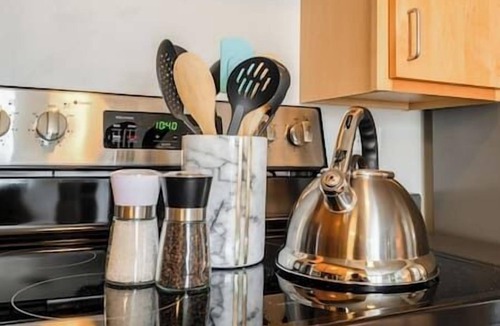The Loop Condo | Downtown 9bd - Sleep 18 - (4 units, same floor)