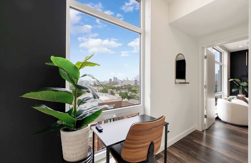Pulaski Park Apartment | Downtown Chicago Retreat 2BD/2BA Views+Gym+Rooftop