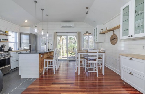 Ogunquit Cottage | Downtown Cottage Retreat, Steps to Beach, Dining & Shops. Sleeps 4!