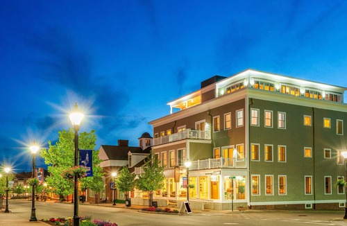 Kennebunk Condo | Downtown Kennebunk Penthouse Getaway