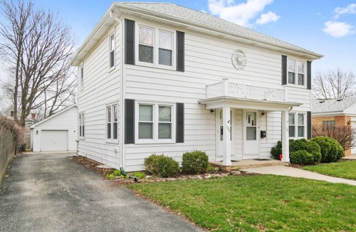 Libertyville Apartment | Downtown Libertyville Duplex Near Naval Base!