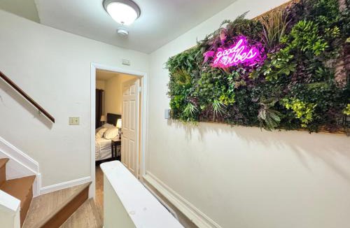 Downtown Baltimore House | Downtown Private Rooms - Close to M&T, Orioles, Topgolf, Horseshoe Casino