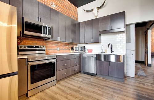 Quincy Condo | Downtown Quincy Condo w/Washington Park Views!