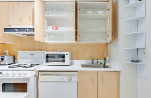 Niagara Apartment | Downtown Toronto Studio Suite by the Water & MAJOR INTERNATIONAL SPORTING EVENT