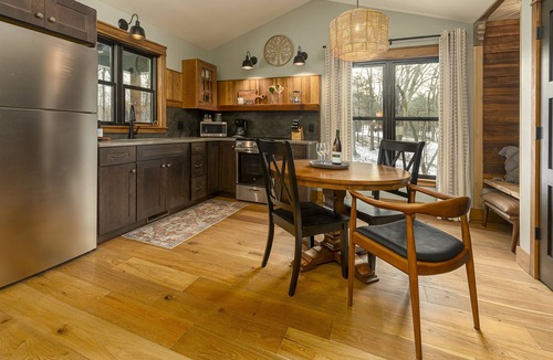 Carbondale Cabin | Dreamy Cabin with Hot Tub in the Woods