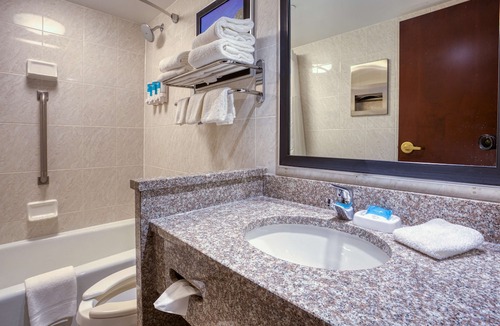 Fairview Heights Hotel | Drury Inn & Suites St. Louis - Fairview Heights