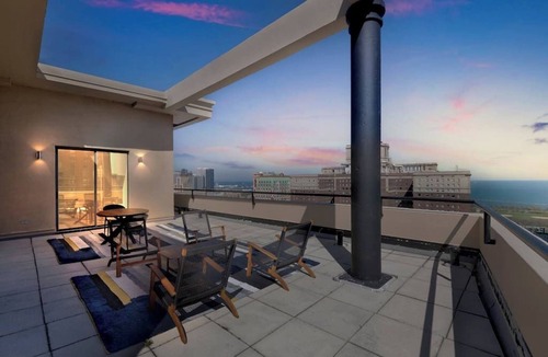 The Loop Condo | DTown Penthouse - 4bd/4ba (+Parking + Gym + Pool)