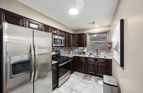 Bronzeville Bed & Breakfast | Dubois Guest House Room 201