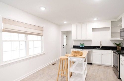 Oxford Apartment | Eagle Springs Short Term Stay