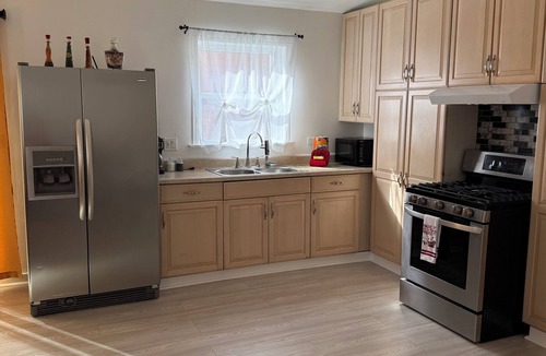 Waukegan House | Eben-Ezer House, 7 mins to The Naval Base.