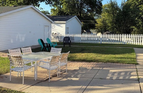 Waukegan House | Eben-Ezer House, 7 mins to The Naval Base.