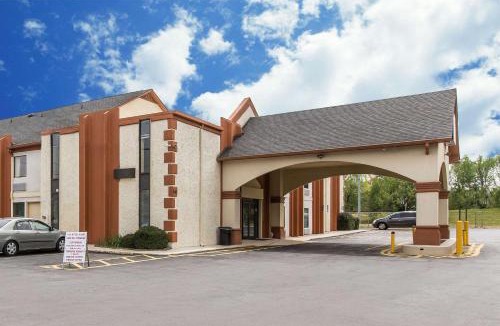 Austell Hotel | Econo Lodge At Six Flags