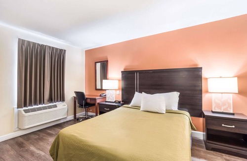 Santee Hotel | Econo Lodge Santee