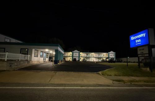Belleville Hotel | Economy Inn