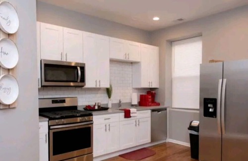 Grand Boulevard Apartment | Elegant 2 Bedroom Apartment in Chicago - Perfect for a Memorable Stay