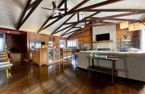 Wood Dale House | Elegant 3BD Chalet! 🌲15min to ORD/Train 2 Dwntwn!