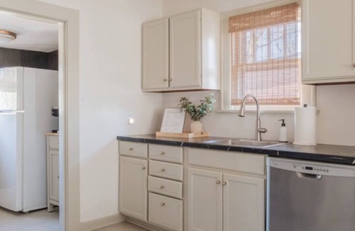 Champaign House | Elegant Family/Pet Friendly Cottage in Coveted Clark Park