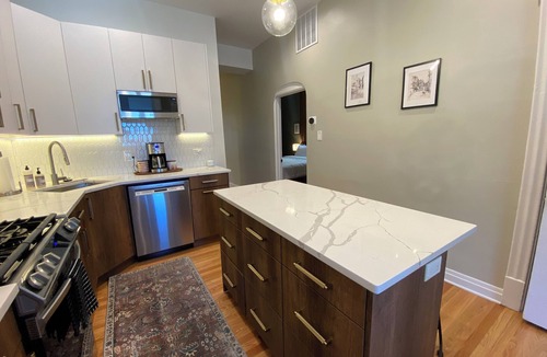 Ravenswood Condo | Elegant Hideaway in the Heart of Andersonville