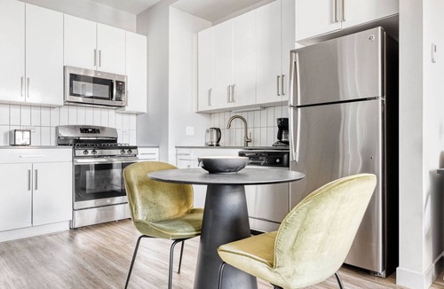 The Loop Apartment | Elegant Loop 1BR w/Lounge, Gym & Roof Deck, steps to L, by Blueground