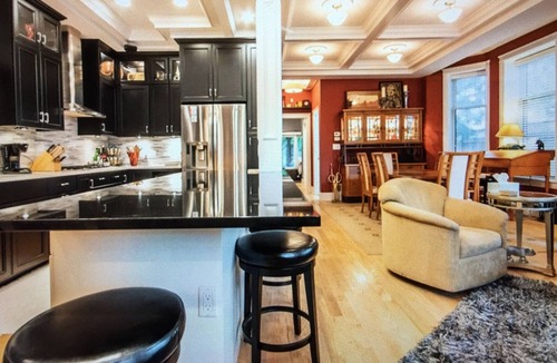 Ravenswood Apartment | Elegant modern apartment