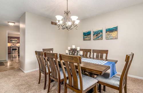 Elgin House | Elgin FHS Rental - Greenridge Dr