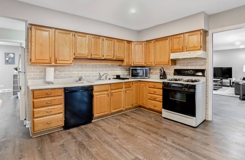 Elk Grove Village House | Elk Grove Village Rental