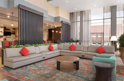 Naperville Hotel | Embassy Suites by Hilton Chicago Naperville