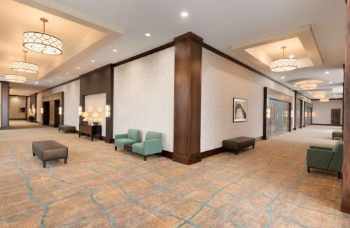 Naperville Hotel | Embassy Suites by Hilton Chicago Naperville