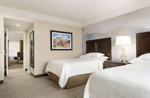 Deerfield Hotel | Embassy Suites by Hilton Chicago North Shore Deerfield