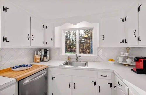 Framingham Cottage | Enchanted Cottage on 5 Acres