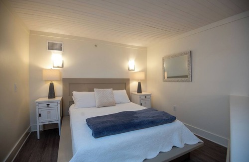 Bywater Bed & Breakfast | Engine 24 Firehouse Bedroom 1
