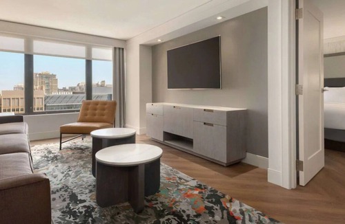 Streeterville House | Enjoy a Hassle-Free and Suiting Stay! 4 Family-friendly Units, Onsite Pool