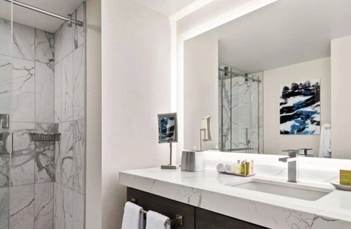 Streeterville House | Enjoy a Hassle-Free and Suiting Stay! 4 Family-friendly Units, Onsite Pool