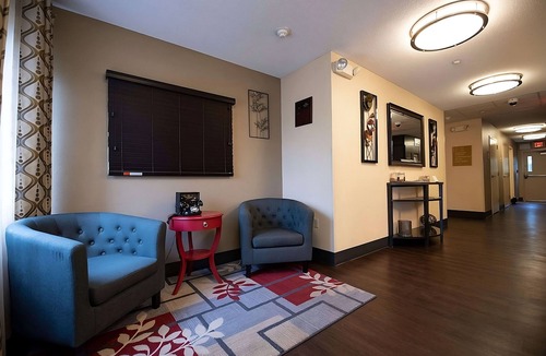 Warrenville Hotel | Ensuring a Very Comfortable & Memorable Stay! Minutes From Cosley Zoo