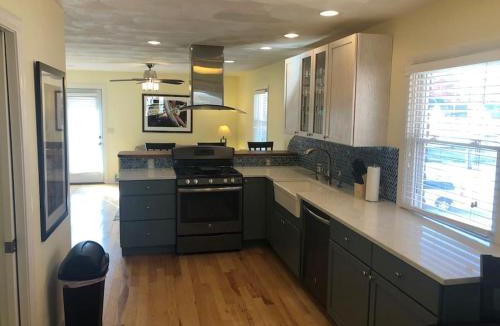 Springfield Apartment | Entire apartment close to downtown - 2 Queen beds