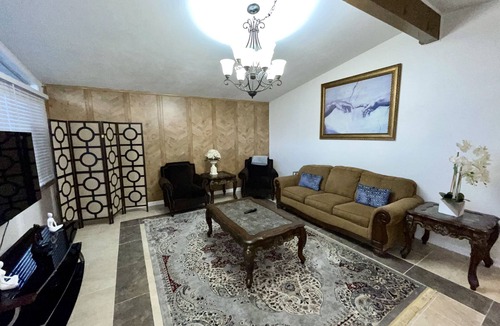 Wheeling House | Entire Beautiful Wheeling Home!
